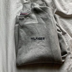 •Tommy Hilfiger crew neck•